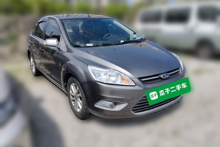 Used Ford Focus 2013 Sedan Classic 1.8L Manual Base Model Front Right 45 Deg