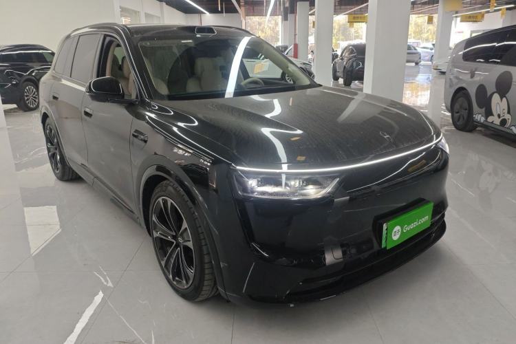 Used Hima AITO M8 2025 Extended-Range Max Version 37 kWh 6-Seater Front Right 45 Deg