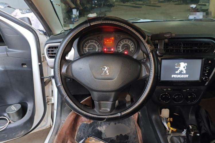 Used Peugeot 301 2014 1.6L Manual Comfort Edition Steering Wheel