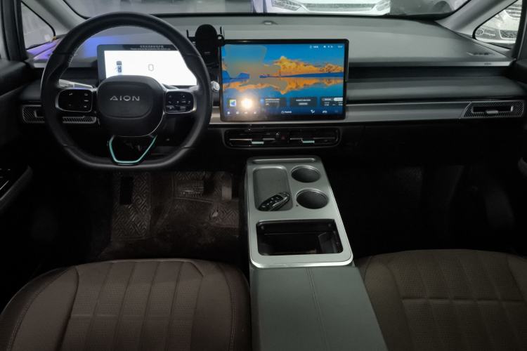 Used AION Y 2023 Plus 510 Enjoy Edition Center Console