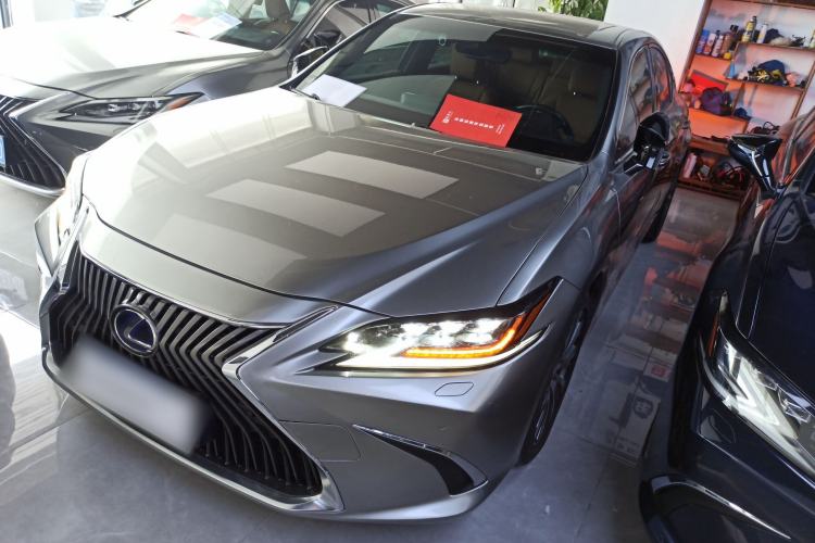 Used Lexus ES 2020 300h Deluxe Edition