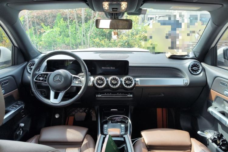 Used Mercedes-Benz GLB 2021 GLB 200 Fashion Model Center Console