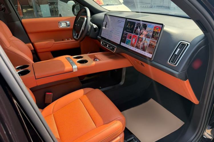 Used Li Auto L8 2023 Air model Interior 4