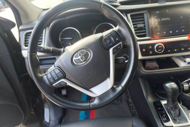 Used Toyota Highlander 2018 2.0T Two-Wheel Drive Prestige Version 7 Seats China V Emission Standard
