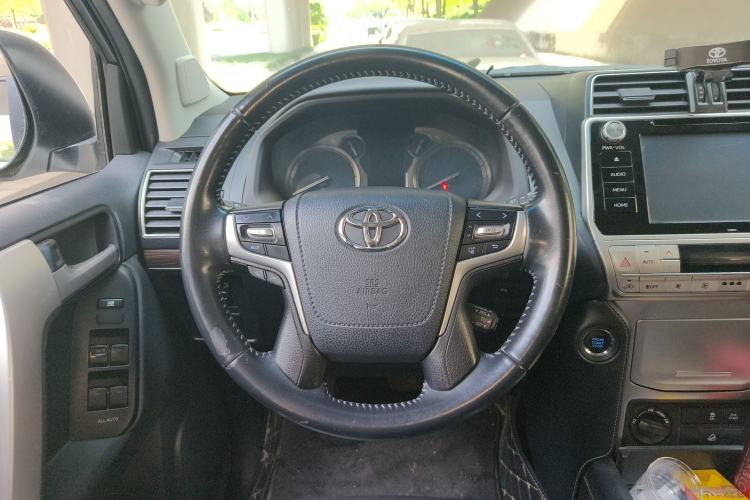 Used Toyota Prado 2019 3.5L Automatic TX-L Deluxe Edition with Rear-Mounted Spare Tire Steering Wheel