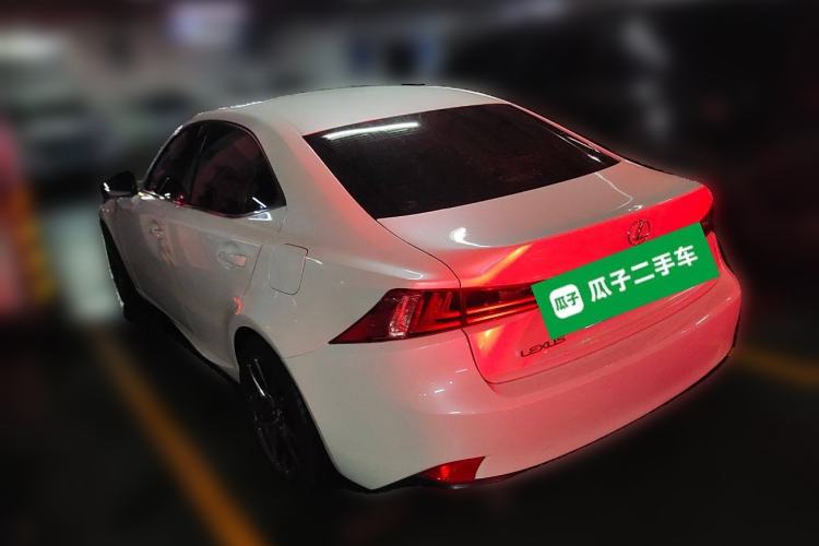 Used Lexus IS 2015 200T Leading Edition