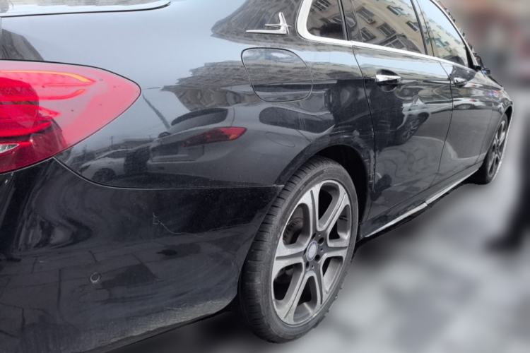 Used Mercedes-Benz E-Class 2016 E 300 L Sporty and Stylish Model Rear Right 45 Deg