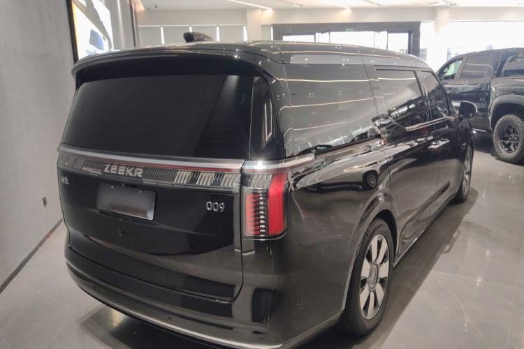 Used Zeekr 009 2022 WE Edition Rear Right 45 Deg