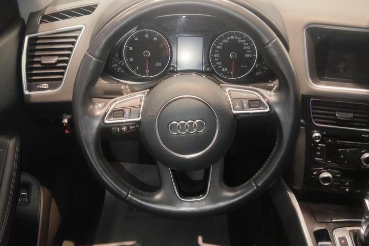 Used Audi Q5 2018 Collector's Edition 40 TFSI Technology Model
