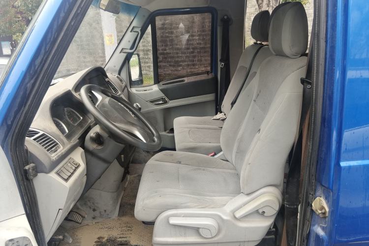 Used Iveco Power Daily 2017 2.5T Deluxe A37 High-Roof 6-7 Seater Bus 47Z5
