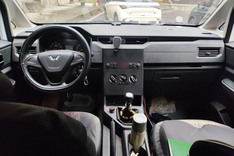 Used Wuling Hongguang PLUS 2019 1.5T Manual Standard Edition 5 Seats