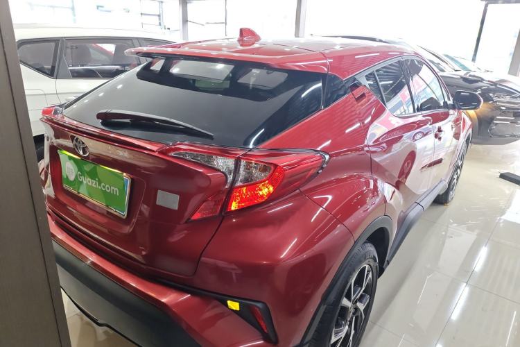 Used Toyota C-HR 2018 2.0L Leading with Sunroof China VI Standard
