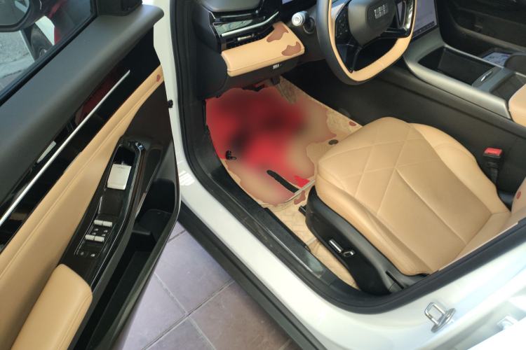 Used Geely Galaxy L6 2024 125km PLUS Dragon Edition
