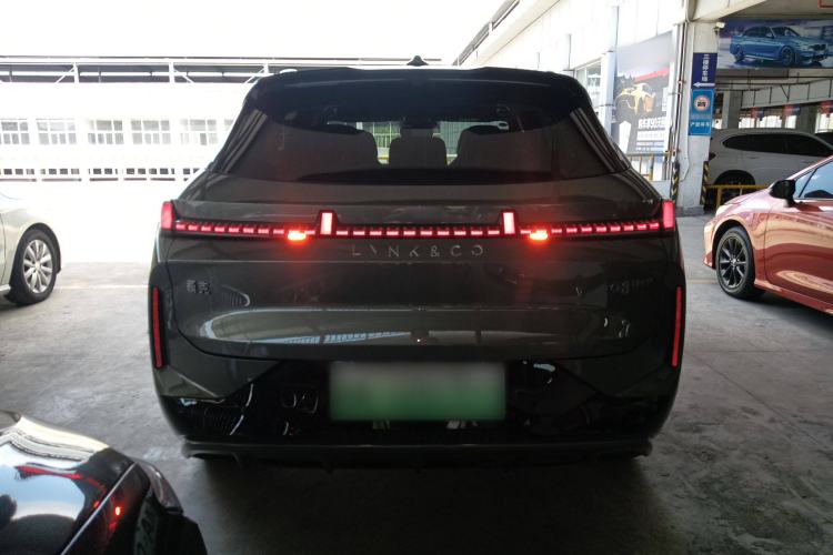 Used Lynk & Co 08 EM-P 2023 220km All-Wheel-Drive Performance Halo