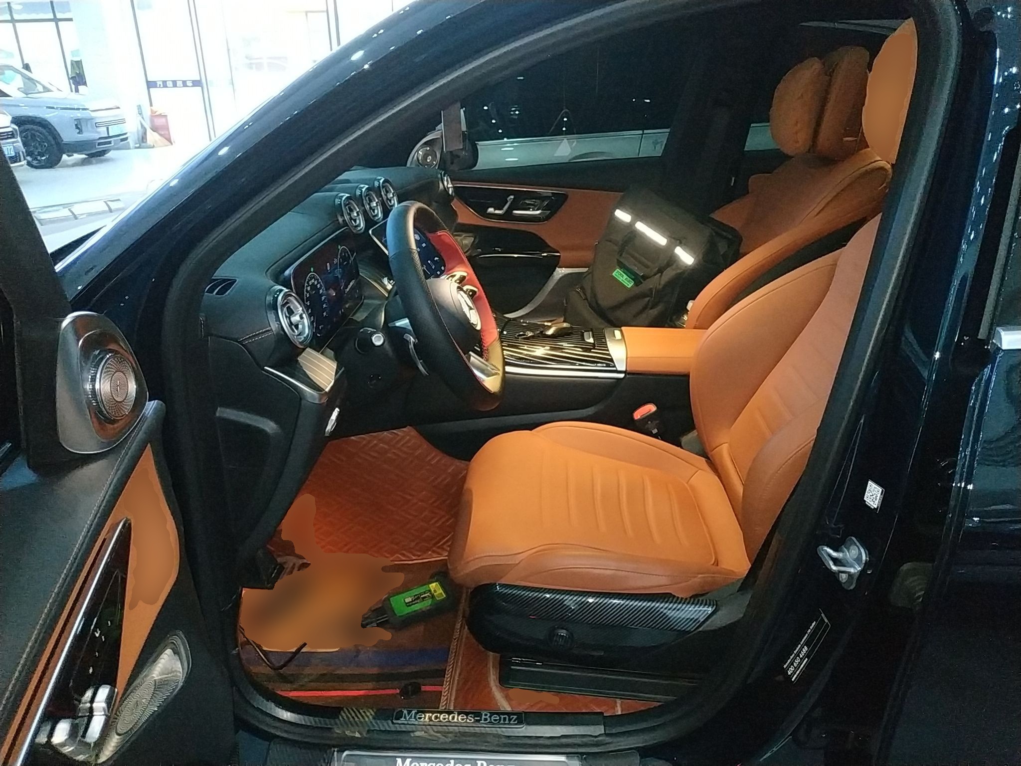 المقاعد الأمامية داخل السيارة