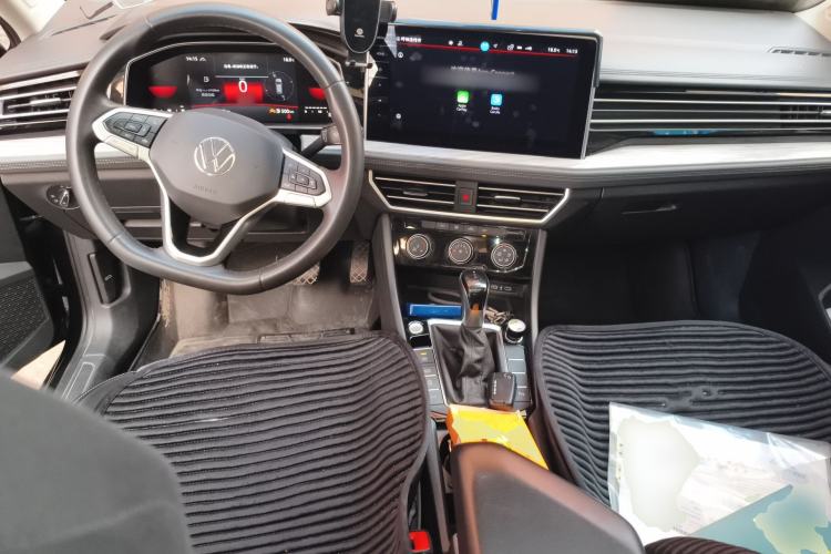 Used Volkswagen Sagitar 2023 300TSI DSG Excellence Edition Center Console