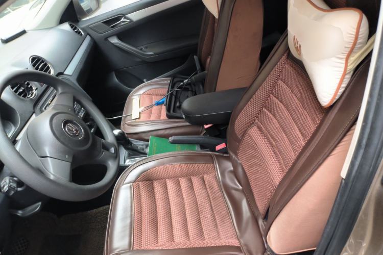 Used Volkswagen Jetta 2015 Value Edition 1.6L Automatic Comfort Version Left Front Seat