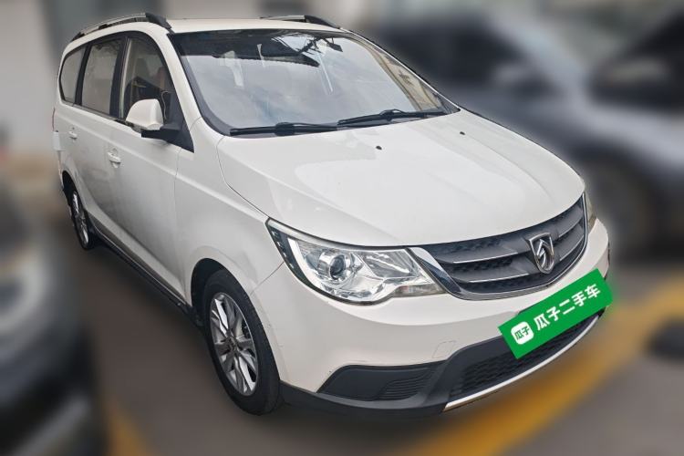 Used Baojun 730 2014 1.5L manual standard trim 7 seats

