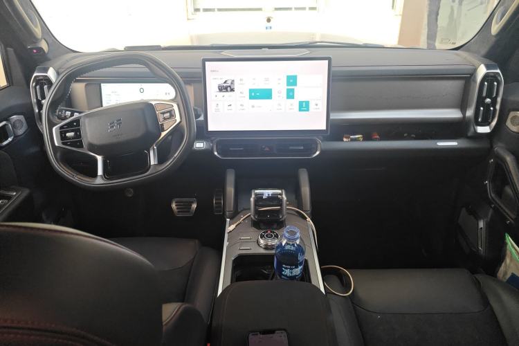 Used JETOUR Traveler 2023 2.0T All-Wheel Drive CrossPRO+ Center Console