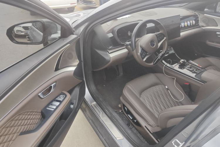 Used BYD Han 2023 EV Champion Edition 506KM Front-Wheel-Drive Premium Model Interior 5