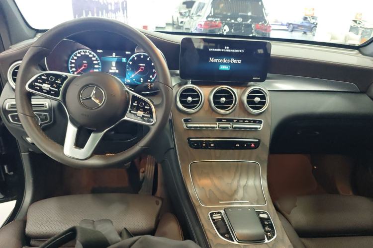 Used Mercedes-Benz GLC 2020 Facelift GLC 260 L 4MATIC Luxury Edition
