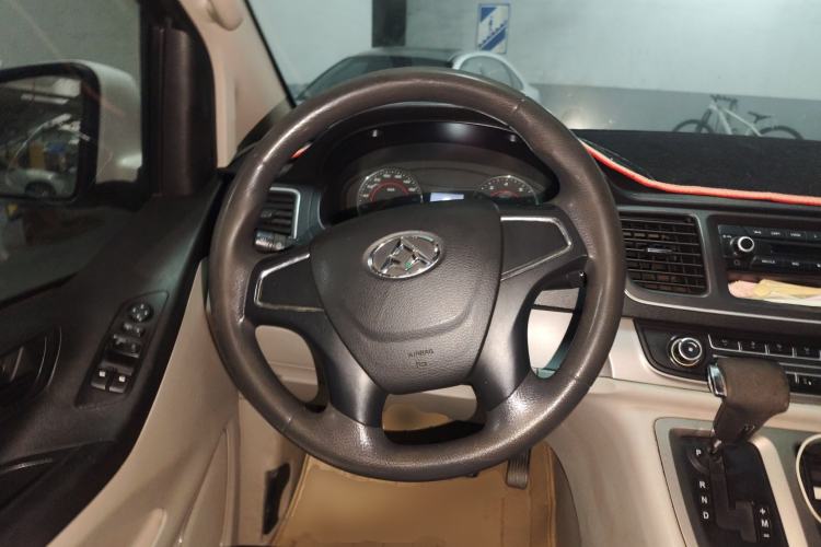 Used SAIC MAXUS G10 2014 2.0T Automatic Elite Edition
