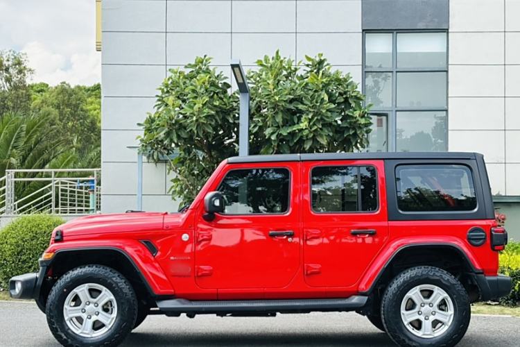 Used Jeep Wrangler 2019 2.0T Sahara Four-Door Version China VI Emission Standard