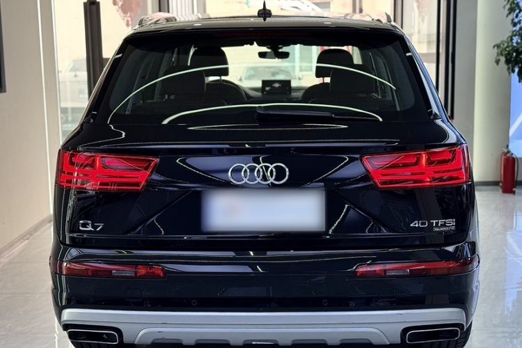 Used Audi Q7 2016 40 TFSI Comfort Model
