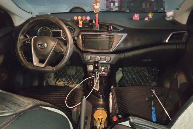 Used Nissan Lannia 2019 1.6L CVT Smart Connect Smart Cool Version China VI Standard Center Console