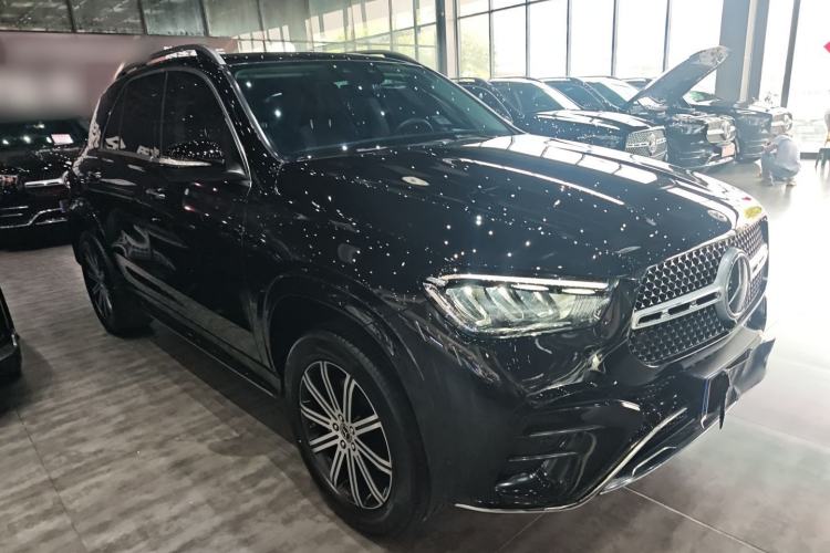 Used Mercedes-Benz GLE 2024 Refreshed GLE 350 4MATIC Stylish Edition Front Right 45 Deg