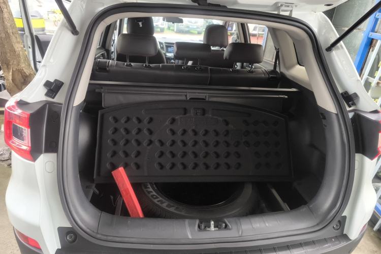 Used CHANGAN CS75 2016 1.8T Automatic Elite Model China V Standard Trunk