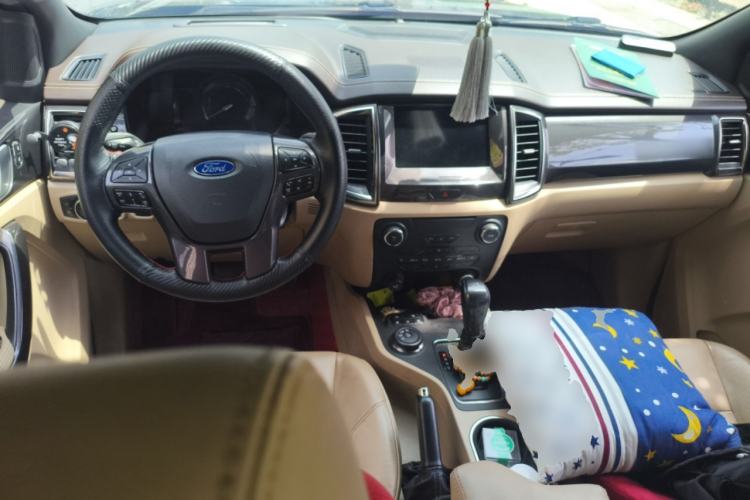 Used Ford Everest 2016 2.0T Gasoline Automatic 4x4 Flagship Edition Center Console