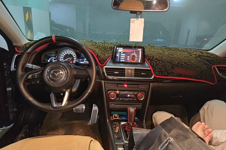 Used Mazda 3 Axela 2017 Sedan 1.5L Automatic Luxury Model Emission Standard China V Center Console