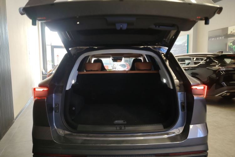 Used JETOUR Dashing 2025 1.5TD DCT Flagship Edition Trunk