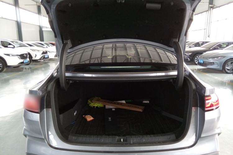 Used BYD Qin L 2024 DM-i 120KM Excellence Model
