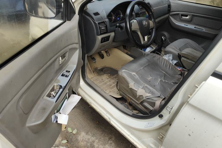 Used BAIC Weiwang M20 2015 1.2L economy version A122 Driver Seat