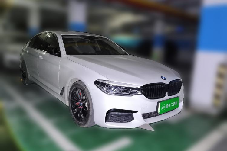 Used BMW 5 Series New Energy 2019 530Le Luxury Package Front Right 45 Deg