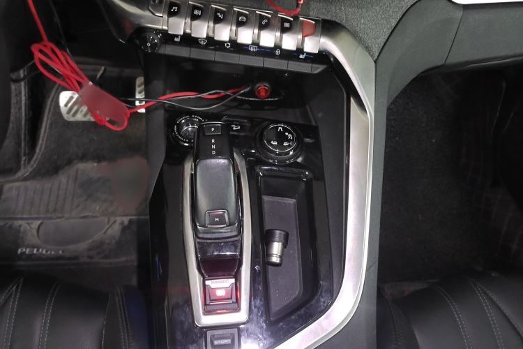 Used Peugeot 5008 2017 380THP 7-Seater Luxury Edition Gear Lever