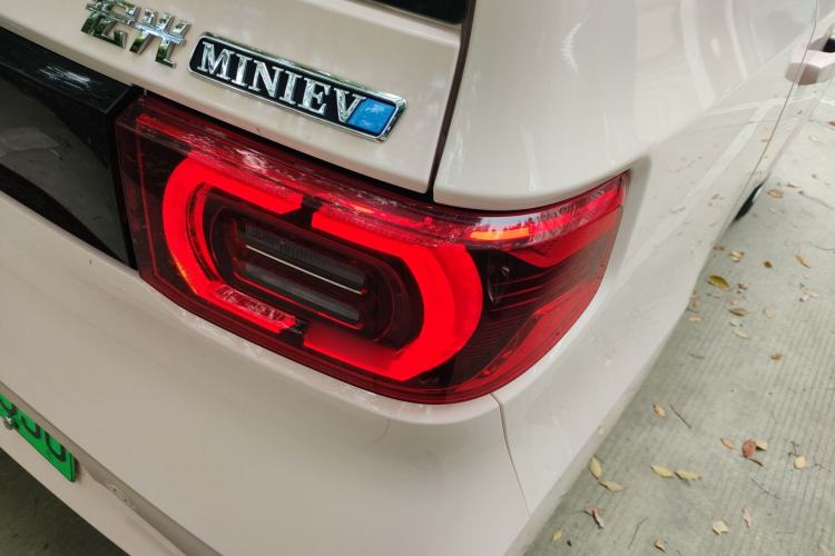 Used Wuling Hongguang MINIEV 2022 Macaron Fashion Model Lithium Iron Phosphate Right Rear Taillight