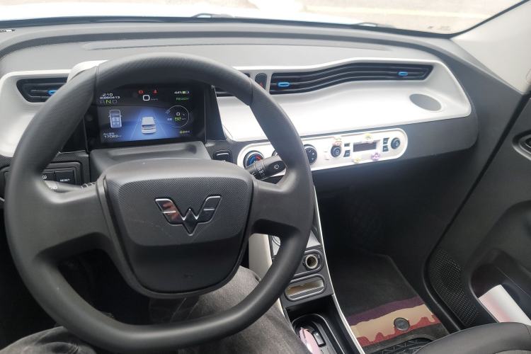 Used Wuling Hongguang MINIEV 2022 Zizai Version Lithium Iron Phosphate Center Console