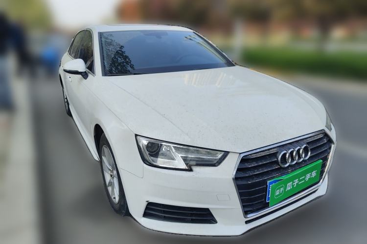 Used Audi A4L 2017 40 TFSI Ambition Edition
