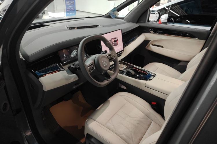 Used Zeekr 009 2024 7-Seater Walk-Through Version Four-Wheel Drive 108 kWh
