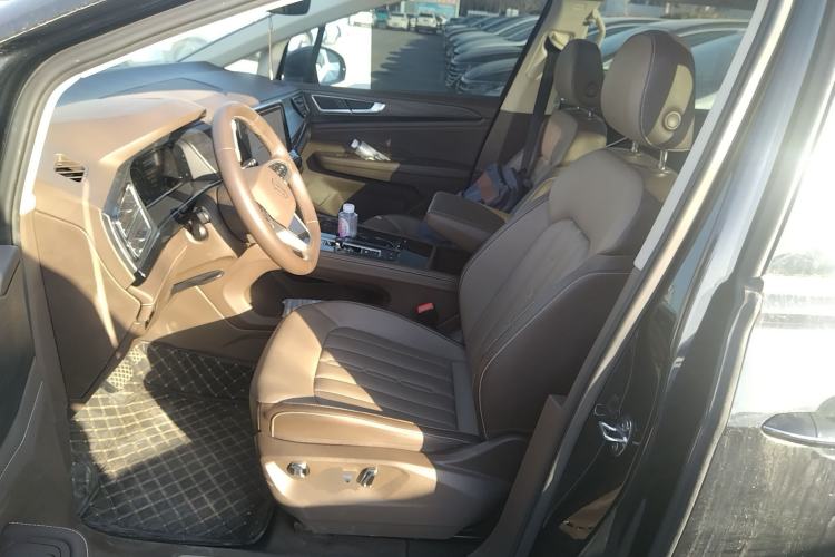 Used Volkswagen Viloran 2024 330TSI Luxury Edition
