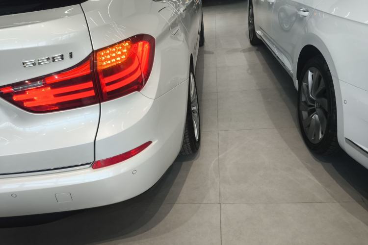 Used BMW 5 Series GT 2015 528i Luxury Edition