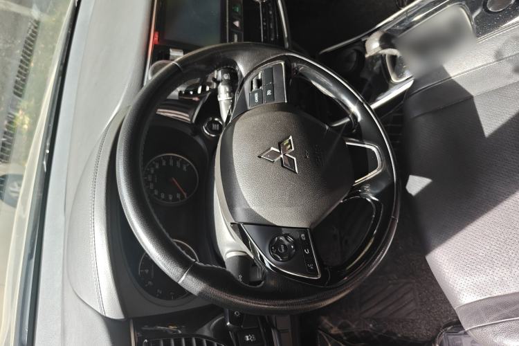 Used Mitsubishi Outlander 2018 2.0L Two-Wheel-Drive Jiale Edition 7-Seater