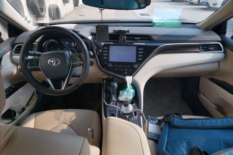 Used Toyota Camry 2018 2.5G Luxury Edition Center Console