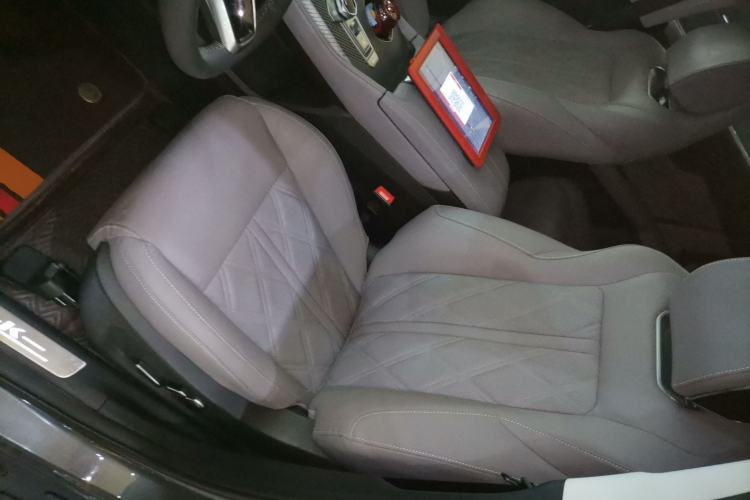 Used CHANGAN UNI-K 2023 2.0T Two-Wheel Drive Yue Ling Trim
