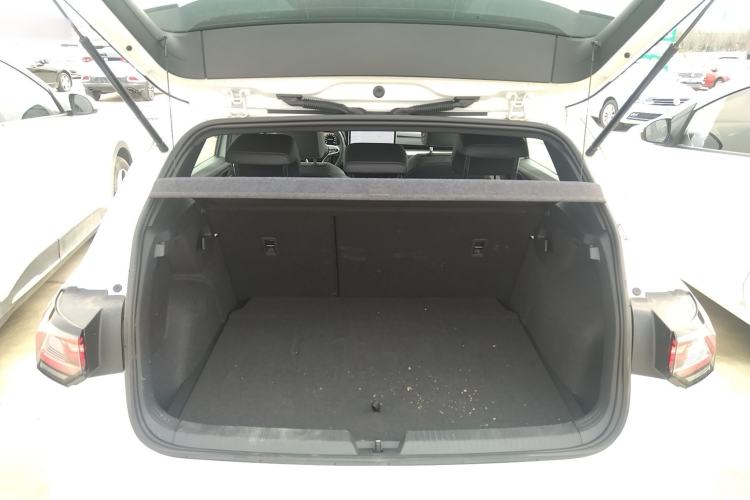 Used Volkswagen Golf 2025 300TSI R-Line
