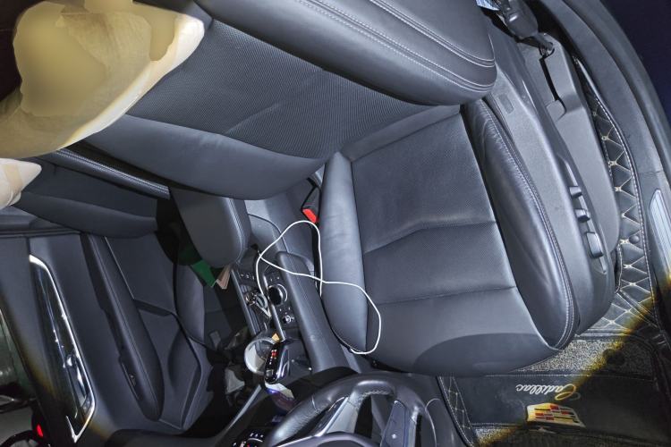 Used Cadillac XT5 2020 Revised Version 28T Luxury Edition Left Front Seat