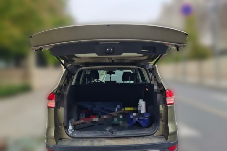 Used Ford Kuga 2013 1.6L GTDi Two-Wheel-Drive Trend Model Trunk